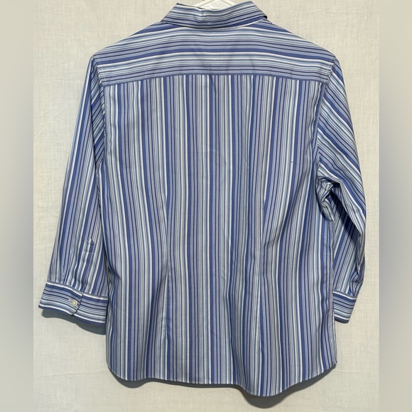 LL Bean women’s Size M wrinkle resistant - Picture 2 of 9